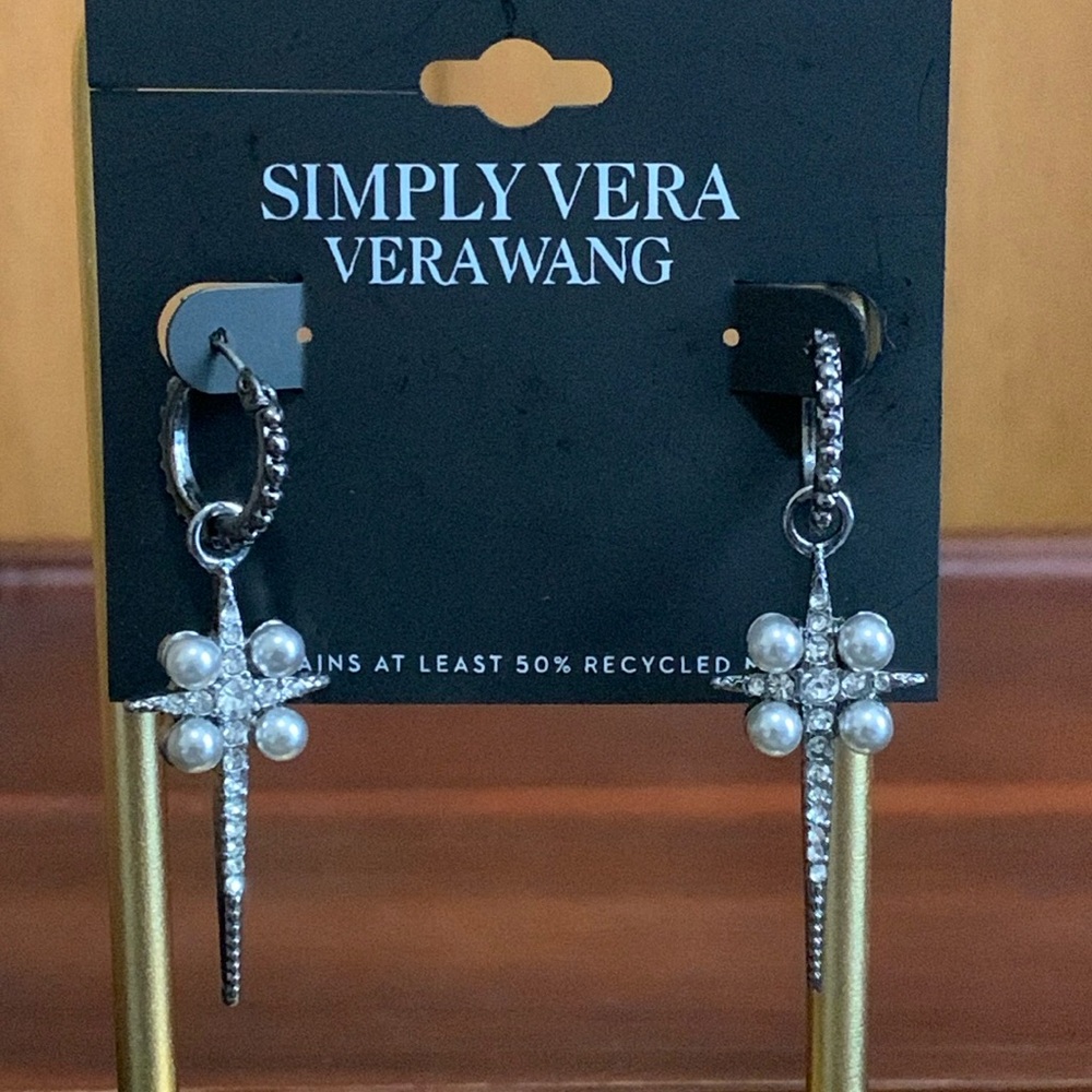 NWT Simply Vera Vera Wang gun metal tone rhinestone earrings